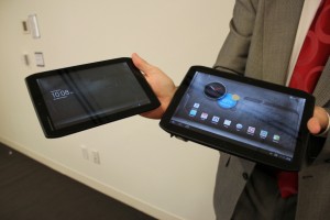 Motorola_Xyboard_Both