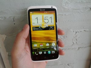 htc-one-x-inhand